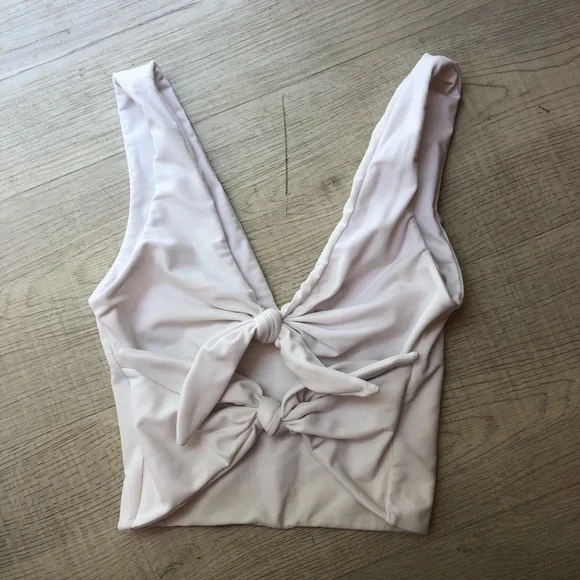 COPY - White crop bikini top and bottom - Picture 2 of 7